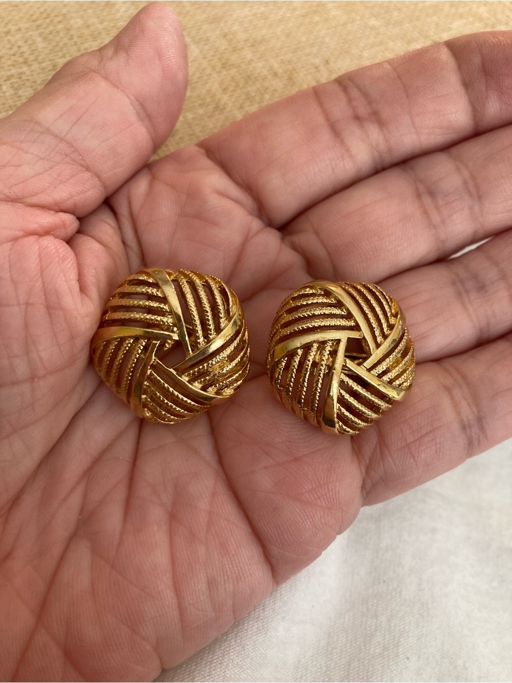 Open Design Vintage Clip on Earrings - Picture 3 of 4